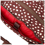 Roka Gatwick Kleine Reisetasche aus recyceltem Canvas – Brown Dot