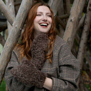 Dents Fäustlinge aus Teddyfleece – Schokoladenbraun