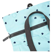 Roka Canfield B Kleiner Rucksack aus recyceltem Canvas – Blau/Blaue Herzen