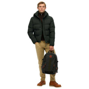 Superdry & Co Tarp bestickter Rucksack – Schwarz/Khakigrün