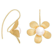 Pearls of the Orient Brushed Daisy Drop Earrings - Gold/White